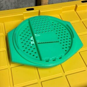 Tupperware 786-9 Green Cheese Grater and Bowl Set Original 1980s Plastic